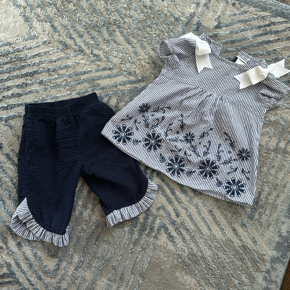 Two-piece searsucker embroidered outfit